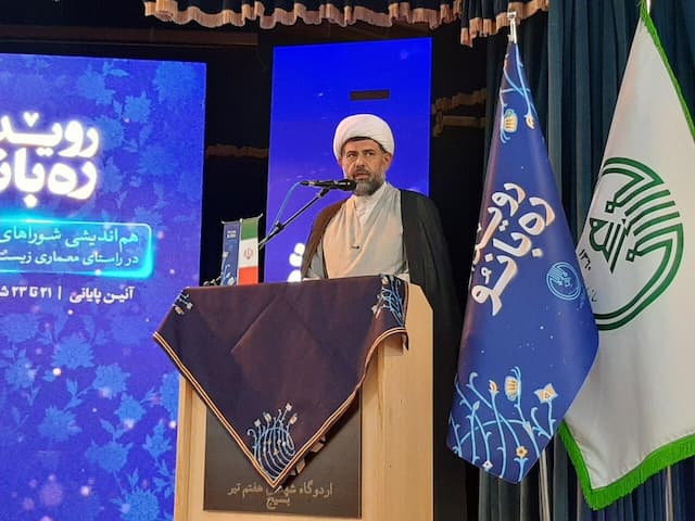 تقویت نقش رهبری بانوان در جامعه ضروری است