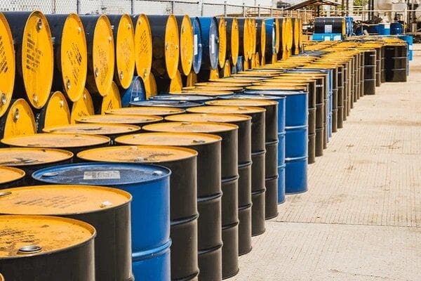 ثبات قیمت نفت میان نگرانی‌های عرضه و ریسک‌های سیاسی