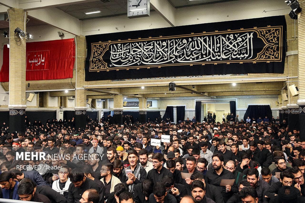 عزاداری اربعینی دانشجویان از دانشگاه تهران تا حسینیه امام خمینی