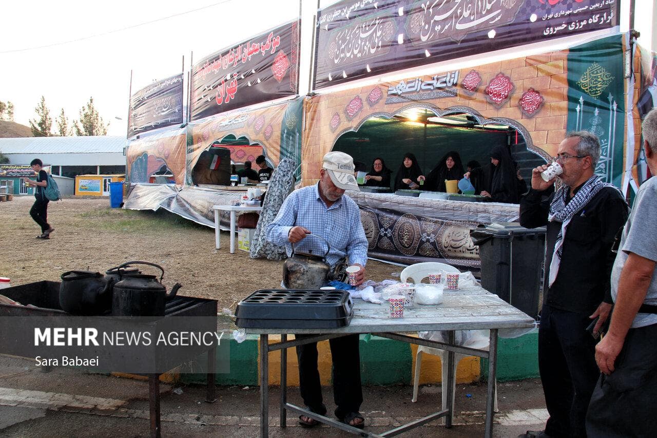 موکب«سفیرالحسین (ع)»بسیج دانشجویی زنجان درمسیر نجف تا کربلا پذیرای است