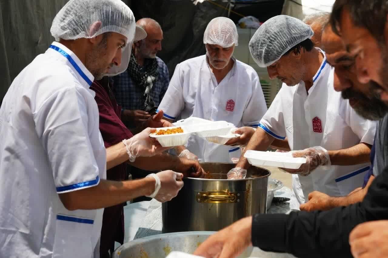 میزبانی رفسنجانی‌ها از زائرین اربعین در موکب مولی الموحدین ساقی کوثر