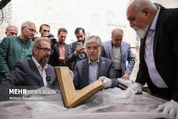 بازدید وزیر علوم از کتابخانه و موزه ملی ملک