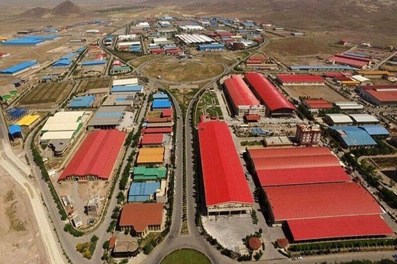 ۱۳ همت تسهیلات، گامی مهم برای حمایت از طرح‌های سرمایه گذاری در زنجان