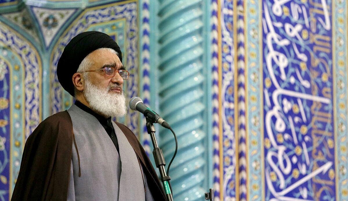 امام جمعه قم: راهپیمایی اربعین نماد استغاثه جهانی برای ظهور منجی است