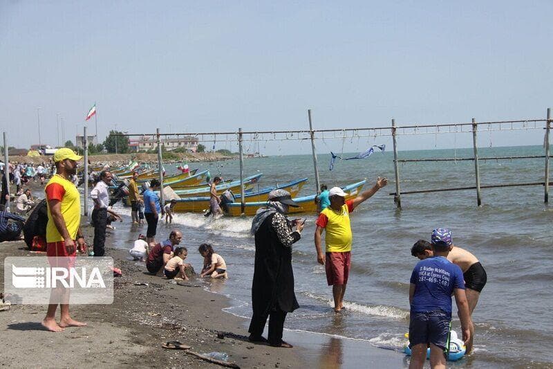 رهایی ۴۲۲ نفر از مرگ حتمی در دریای خزر
