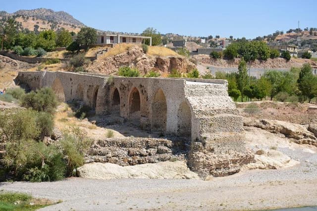 پل تاریخی پاتاوه کهگیلویه و بویراحمد؛ زخمی طبیعت و بی‌مهری‌ها + فیلم