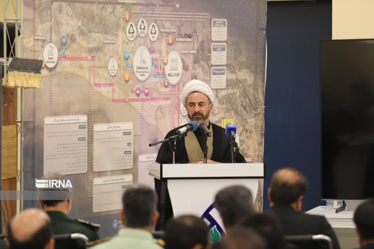 امام جمعه ایلام: مسئولیت آموزش و پرورش در تربیت نسل آینده‌ساز سنگین است