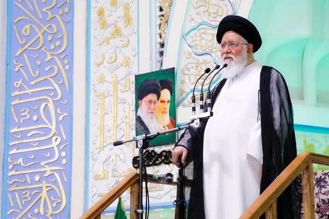 امام جمعه مشهد: بزرگترین عرض ارادت به ساحت اهل بیت (ع) توجه به خصوصیات زندگی و سیره آنهاست