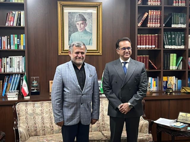 تهران و اسلام‌آباد بر تعمیق روابط دو کشور تاکید کردند