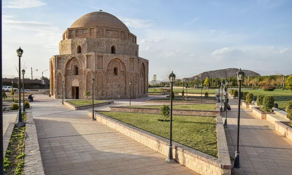 بازدید از گنبد جبلیه کرمان تا پایان ساماندهی آثار موزه متوقف شد