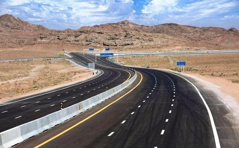 چشم‌انداز افتتاح بیش از ۱۹۰۰ واحد مسکونی و باند جدید محور سرخه- سمنان