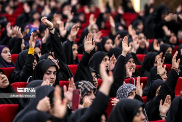 اهتمام دولت چهاردهم بر ارتقای منزلت بانوان
