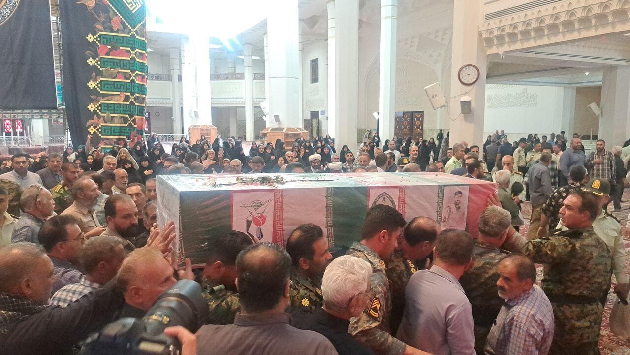 فیلم|وداع جانسوز فارسی ها با شهید مدافع امنیت
