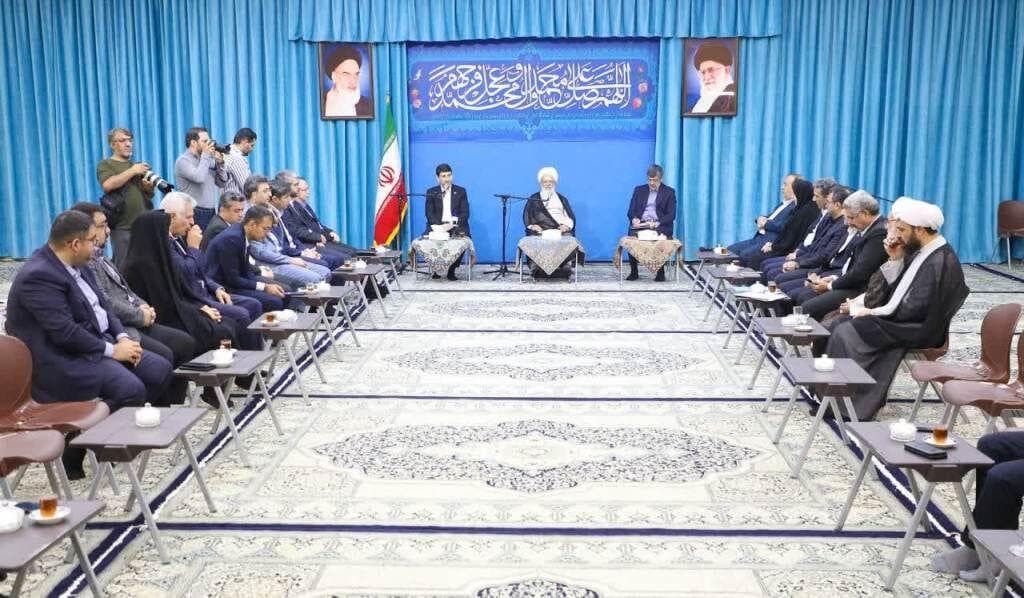 امام جمعه یزد بر الگوبرداری از شهیدان رجایی و باهنر در عرصه خدمت تاکید کرد