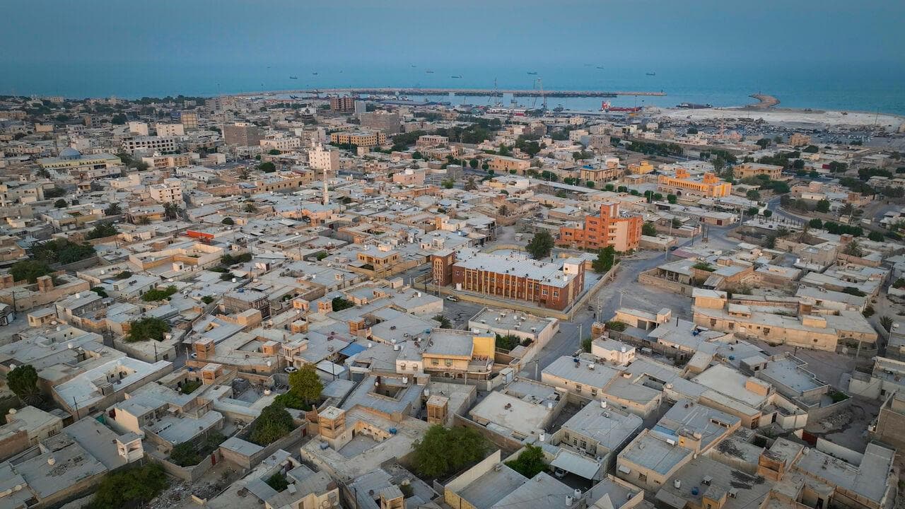 ساخت و توسعه ۳۴۰ فضای آموزشی در هرمزگان