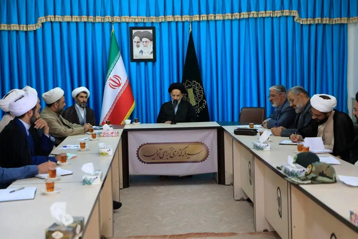 امام جمعه بیرجند: وحدت انسان‌ها باید فراتر از مرزهای مذهبی و سیاسی باشد