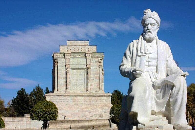 وقتی بی‌فرهنگی حکیم ابوالقاسم فردوسی را نشانه می‌گیرد!