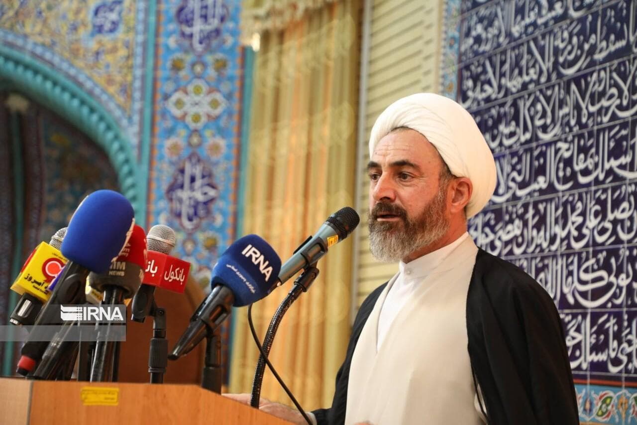 امام‌جمعه ایلام: فرهنگ کار باید در استان نهادینه شود/ اربعین ظرفیت بی‌بدیل توسعه