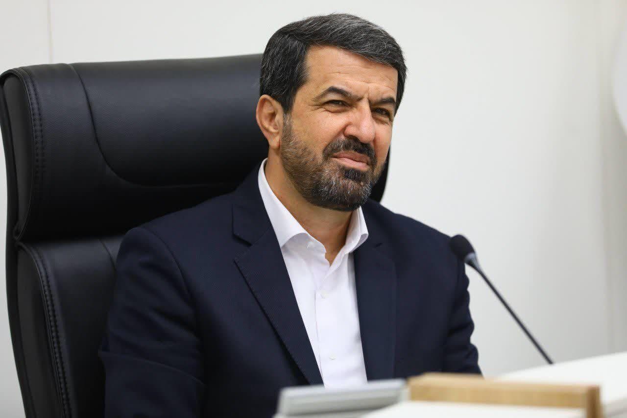 استاندار همدان: کارمندان با تلاش خالصانه مسیر توسعه را هموار می‌کنند