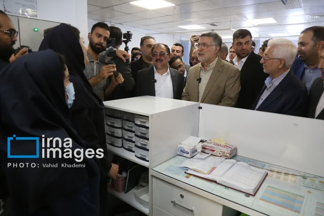 وزیر بهداشت: افزایش حقوق و اجازه مطب، راهکار تثبیت پزشکان در مناطق محروم است