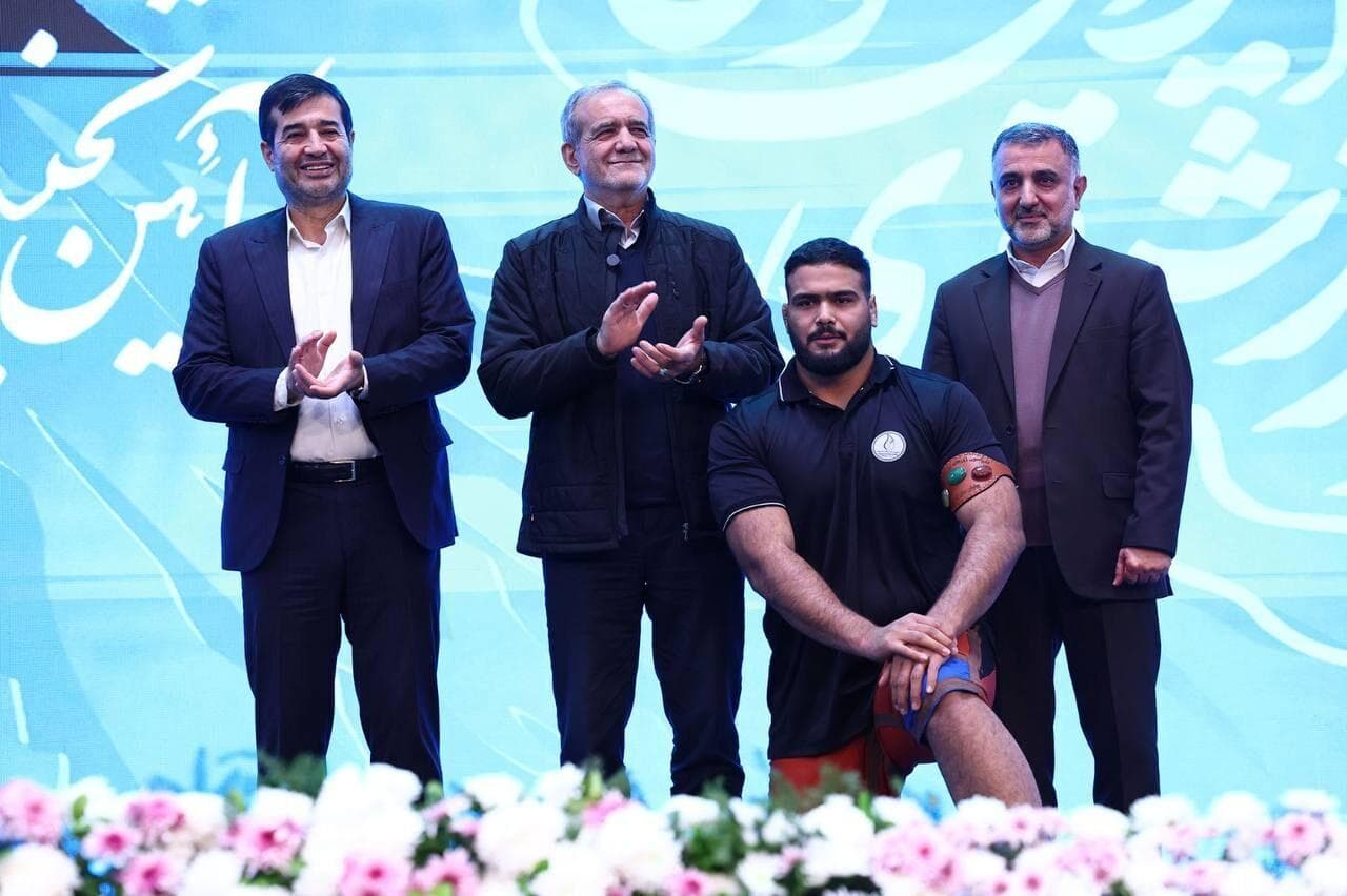تکریم پهلوانان در دولت وفاق در روز شمارش معکوس برای پایانِ حکومتِ «سلطان» به دست علیپور