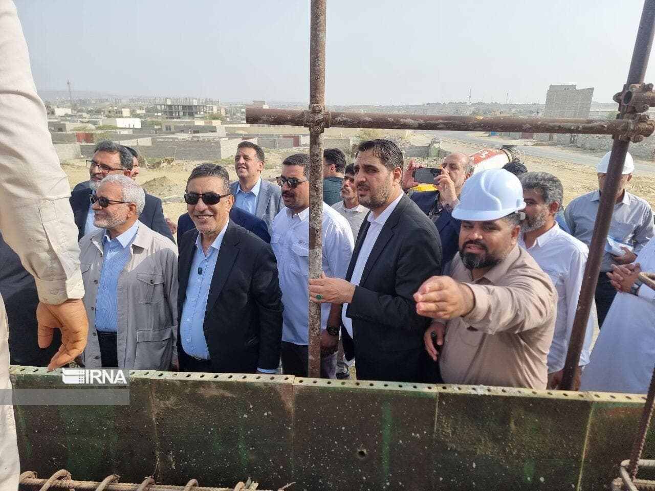 بازدید معاون اجرایی رئیس‌جمهور از کریدور ساحلی و ایستگاه راه‌آهن چابهار - زاهدان