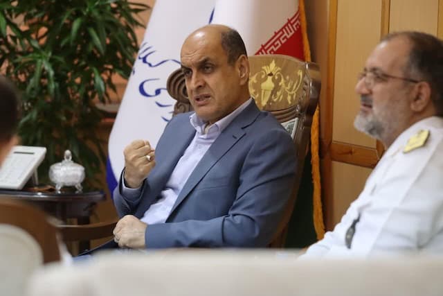 دیدار استاندار گیلان با فرمانده ناوگان شمال تا افتتاح بیش از ۱۰ هزار میلیارد ریال پروژه