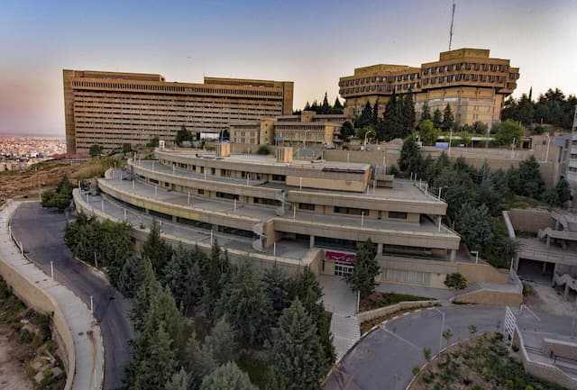 معافیت دانشگاه‌های فارس از خاموشی؛ مشکل آب و برق خوابگاه‌های دانشگاه شیراز حل شد