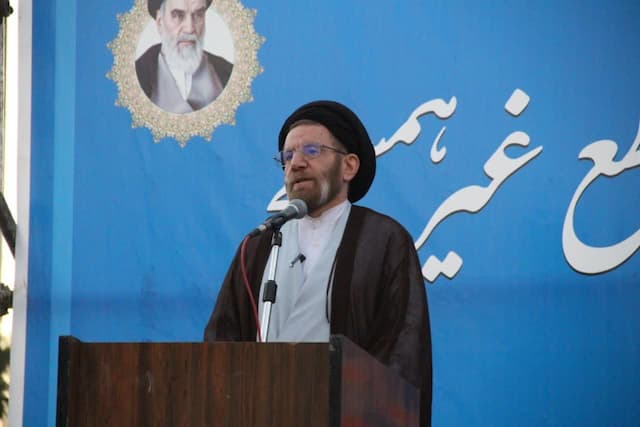 نماینده ولی فقیه: استان لرستان به حضور مستمر قرارگاه خاتم الانبیا نیاز دارد