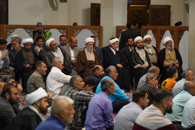 آیین گرامیداشت هفته دولت در حرم مطهر شاهچراغ(ع) برگزار شد
