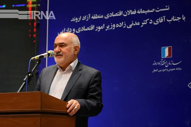 استاندار خوزستان:مخالف انتقال حساب منطقه آزاد اروند به تهران هستم