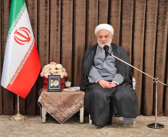 انتقال حساب شرکت‌ها و صنایع بزرگ به بانک‌های کردستان مطالبه مردم است