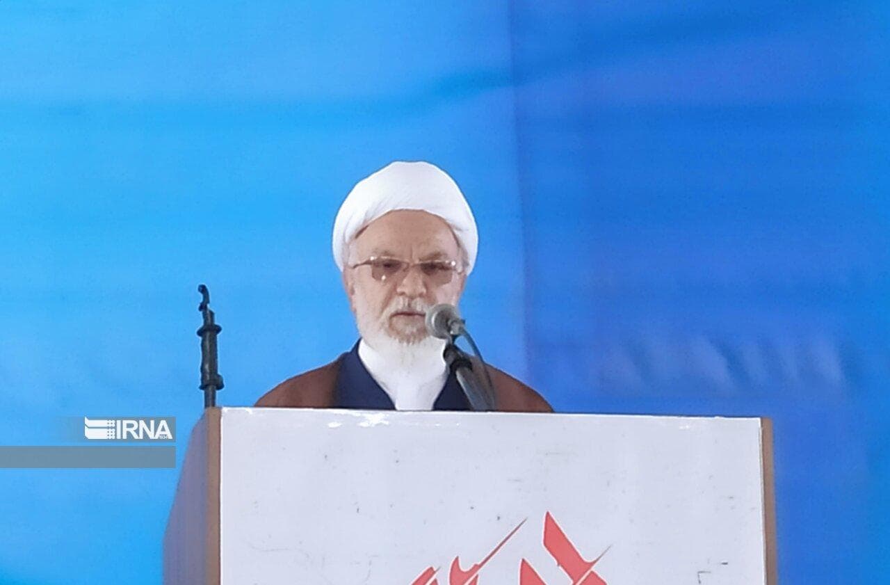 امام جمعه موقت سمنان: پشتیبانی از دولت به معنای حمایت از یک گروه سیاسی نیست