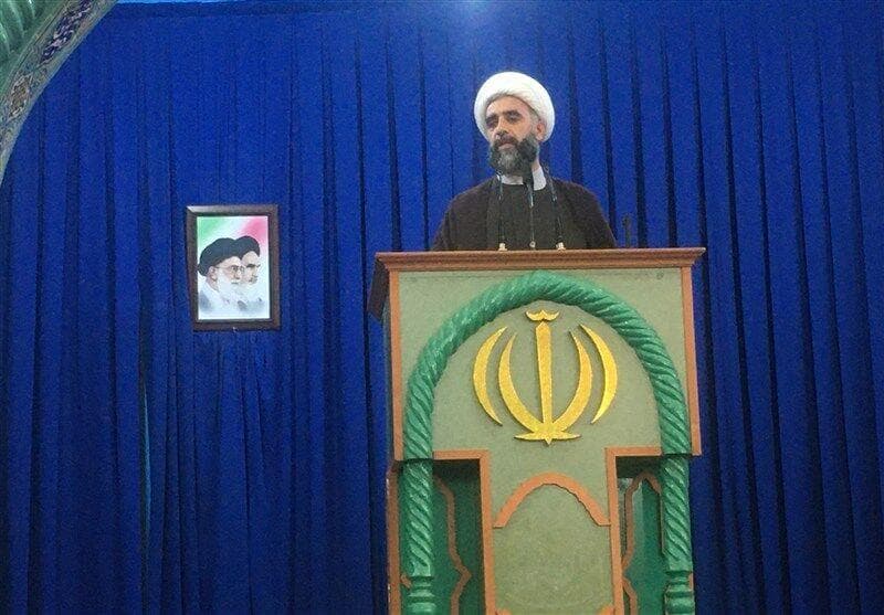 امام جمعه موقت بوشهر: همگان باید به دولت برای حل مشکلات کشور کمک کنند