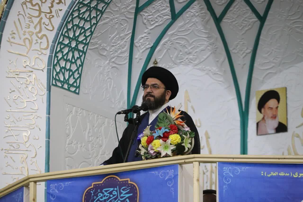 امام جمعه زنجان: همراهی مردم رمز موفقیت کشور و عبور از بحرانهاست