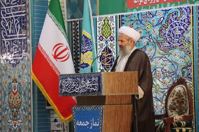 امام جمعه مراغه: نباید از ترفندهای دشمنان غفلت کرد
