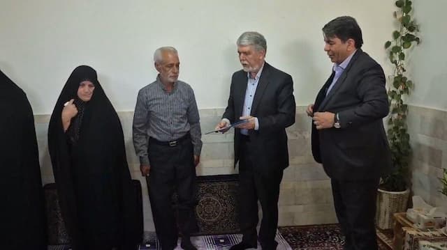 دیدار وزیر فرهنگ و ارشاد اسلامی با خانواده شهید اقتدار + فیلم