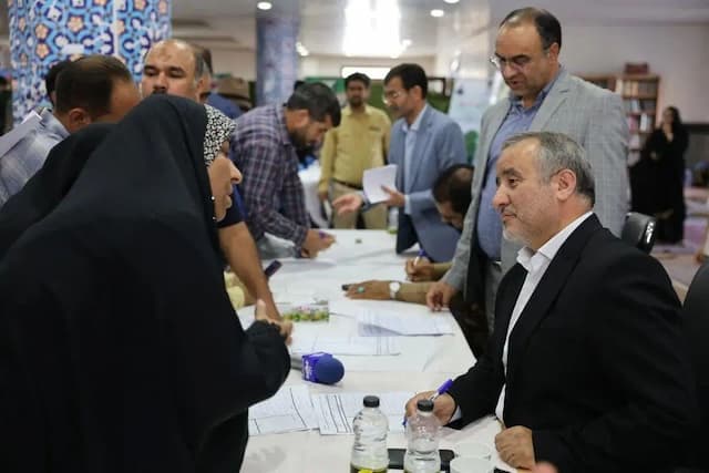 خدمت بی‌واسطه به وقت هفته دولت در بیرجند