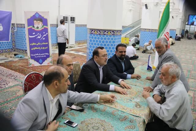 برپایی میز خدمت هفته دولت در محل مصلی‌های نماز جمعه یزد