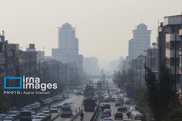 هوای تهران در شرایط قرمز است؛ سه ایستگاه در وضعیت بنفش