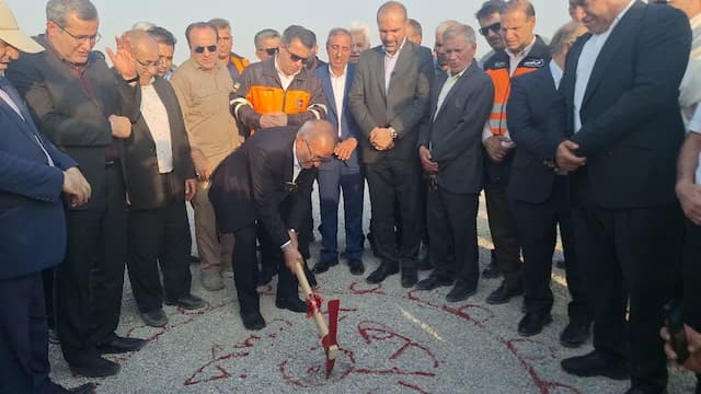 ۶ پروژه عمرانی برای ایمنی سفرهای جاده‌ای مردم گچساران افتتاح و کلنگ‌زنی شد