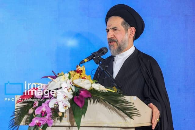 امام جمعه موقت تهران: حمایت از دولت وظیفه همه است