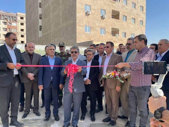 افتتاح زمین فوتبال ساحلی رباط‌کریم با حضور مسئولان استانی