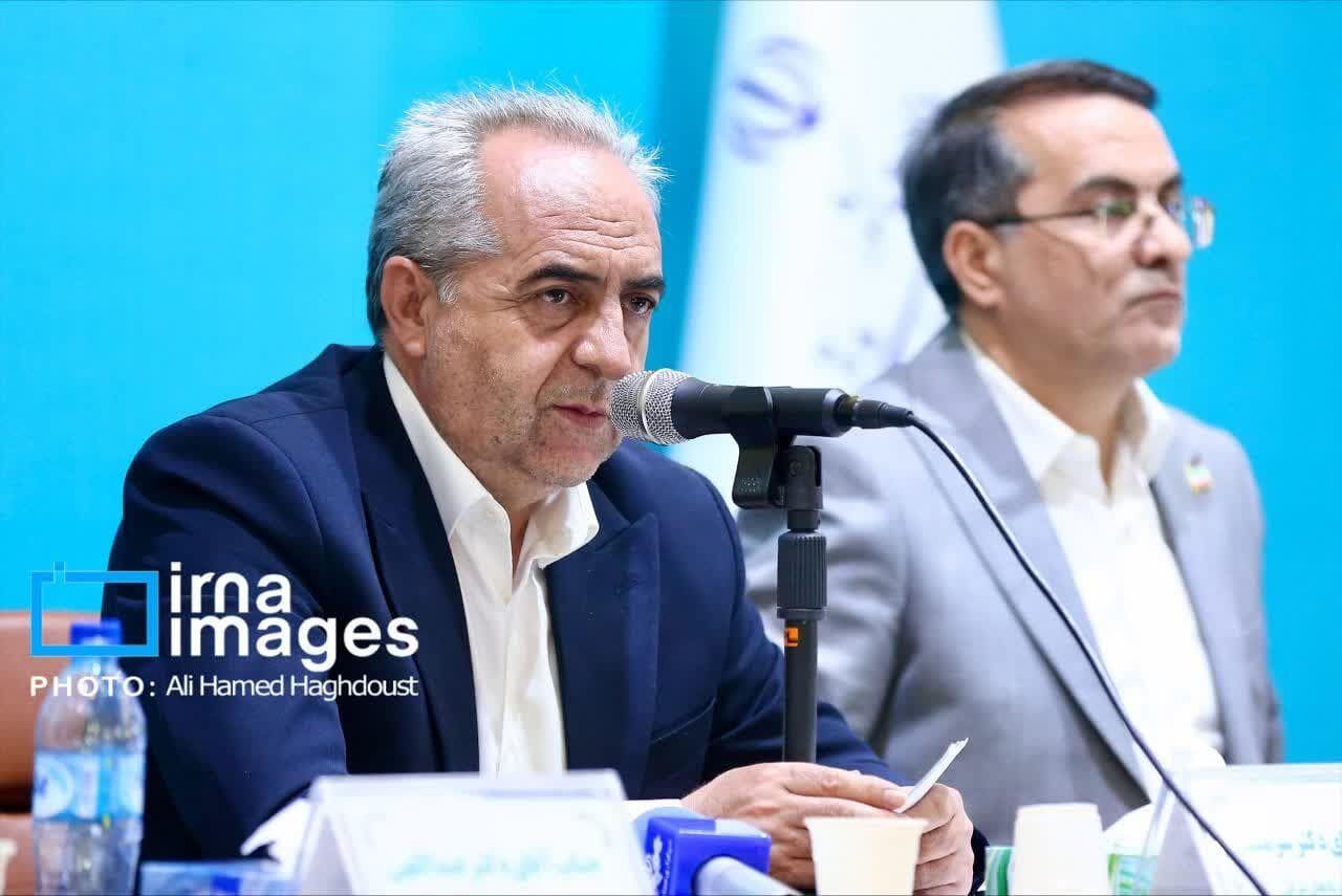 استاندارآذربایجان شرقی: نابرابری در پرداخت حقوق کارکنان و مدیران ترمیم شود