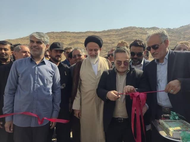 خط و پست برق صیدون به مناسبت هفته دولت بهره برداری شد
