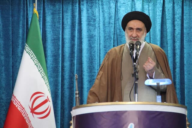 امام جمعه شهرکرد : اتحاد و وحدت رمز پیروزی ملت ایران و عبور ازبحران است