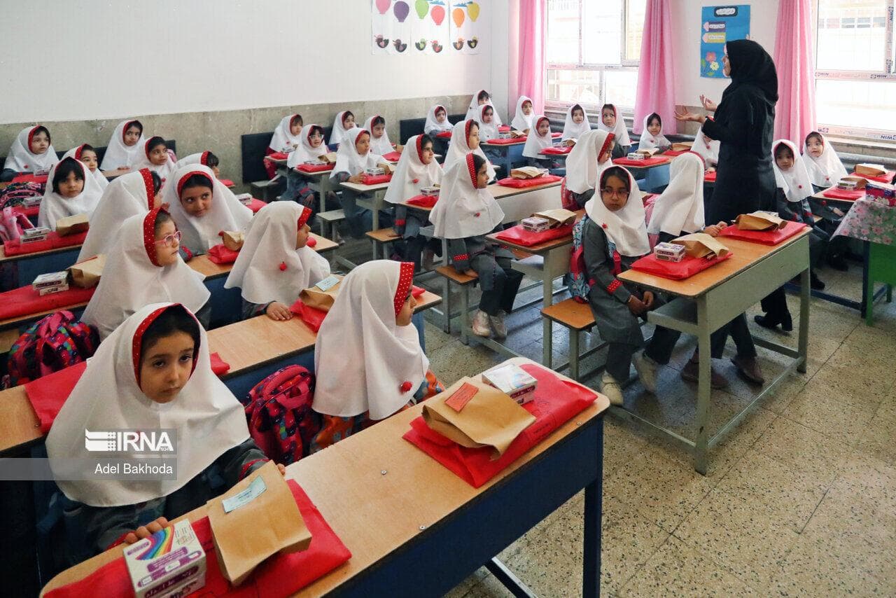 حذف مدارس استان مرکزی با تراکم بیشتر از ۳۵ دانش‌آموز  