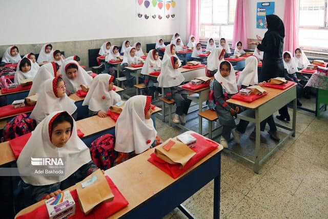حذف مدارس استان مرکزی با تراکم بیشتر از ۳۵ دانش‌آموز  