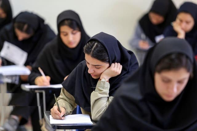 دانش‌آموزان خراسان رضوی در کنکور ۱۴۰۴ با کسب هفت رتبه تک رقمی درخشیدند