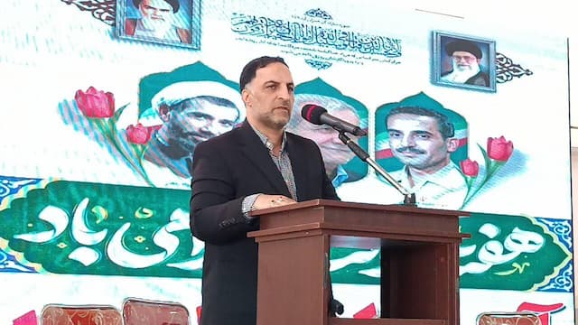 مدیرعامل صندوق امید:موانع و تحریمهای داخلی را باید از جلوی پای کارآفرینان برداشت + فیلم